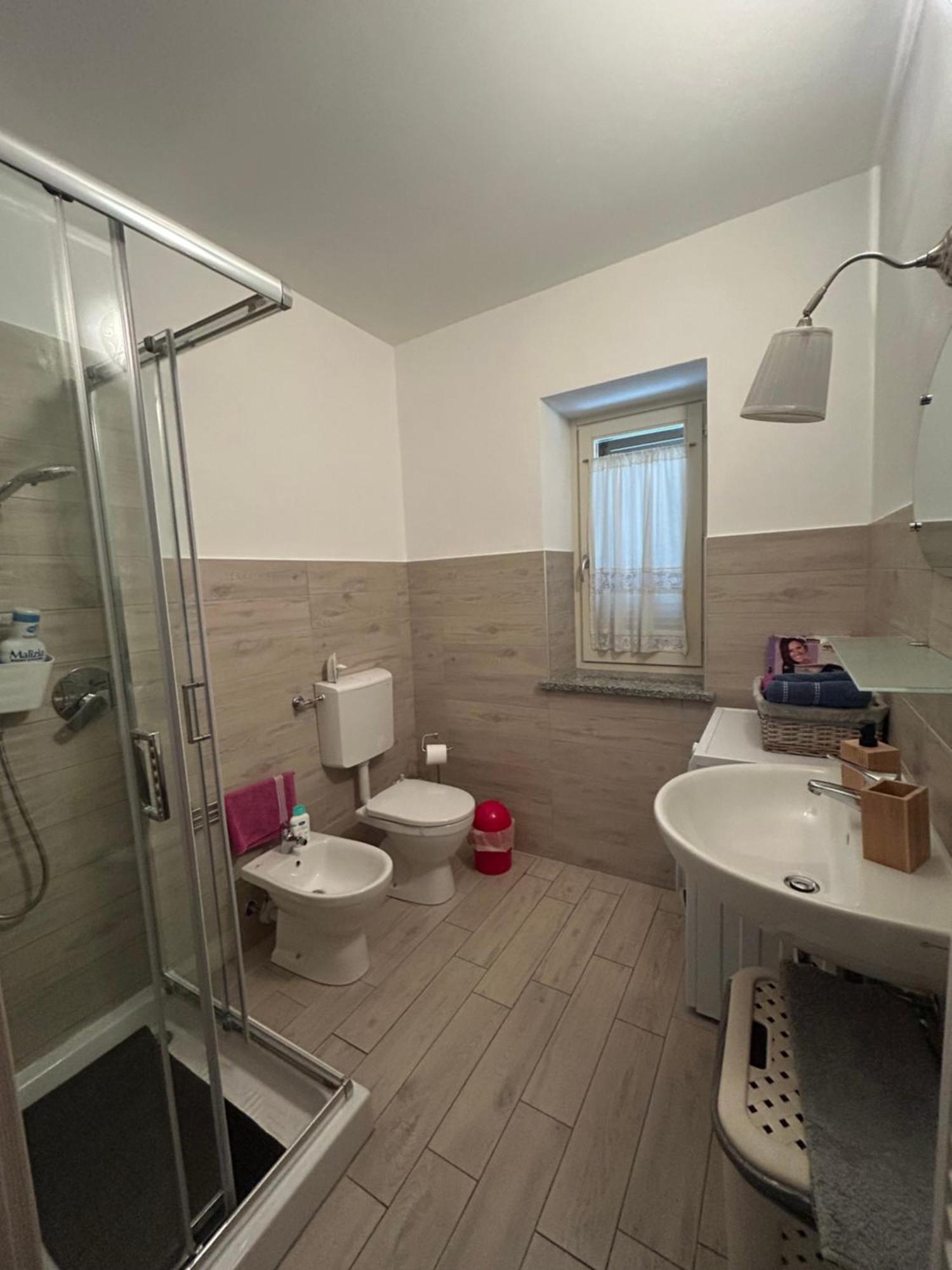 Takapradalu Villa Cisterna dʼAsti Exterior foto