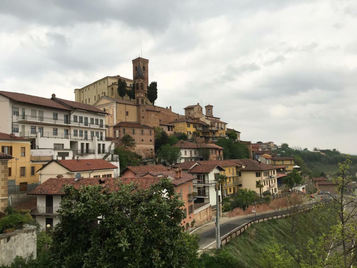 Takapradalu Villa Cisterna dʼAsti Exterior foto