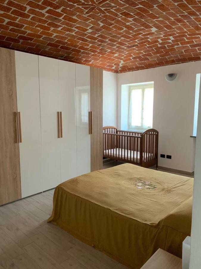 Takapradalu Villa Cisterna dʼAsti Exterior foto